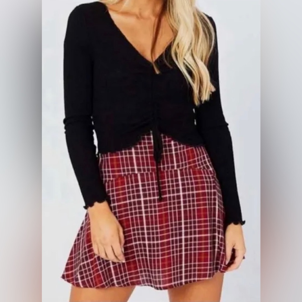 Altar’d state black cinch front crop top size large